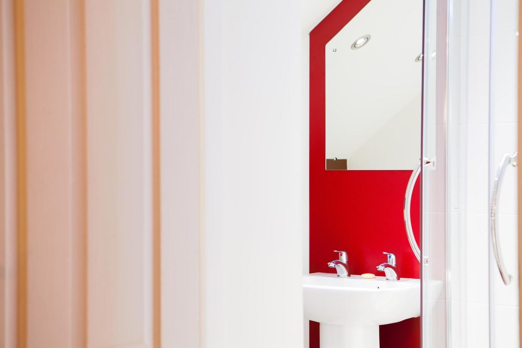 The Hideaway At Windermere (Adults Only) Room photo